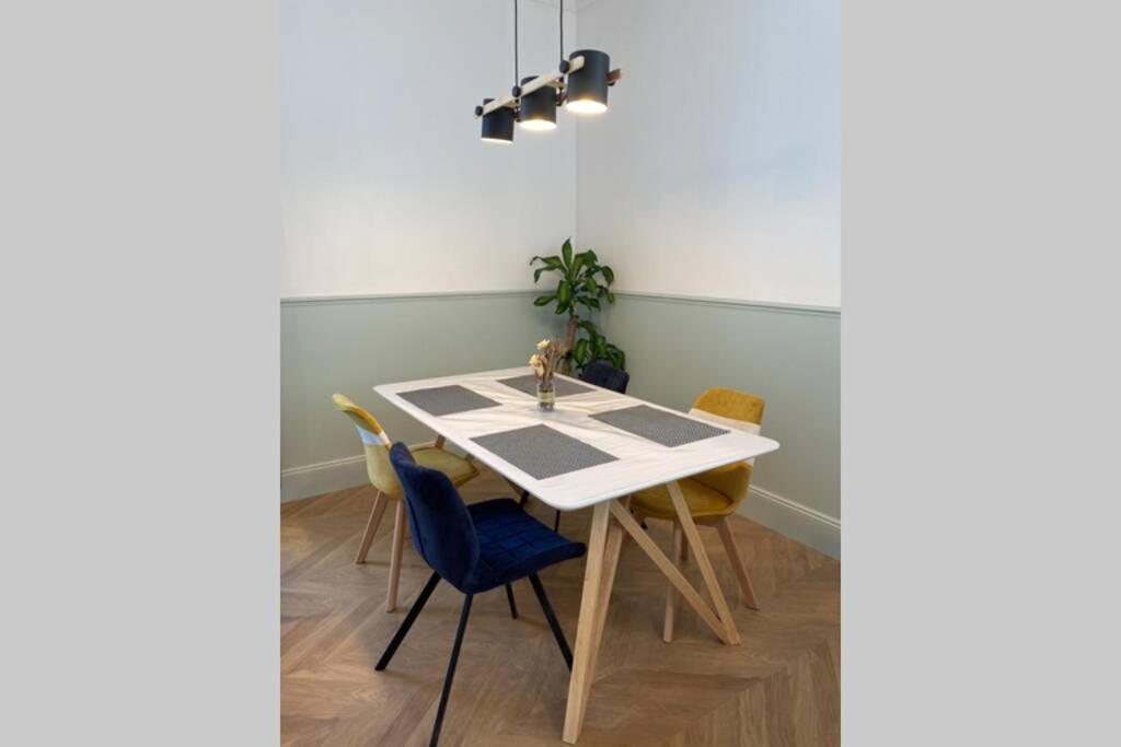 Magnifique Appartement Climatise - Classe 4 Etoiles Terrasson エクステリア 写真